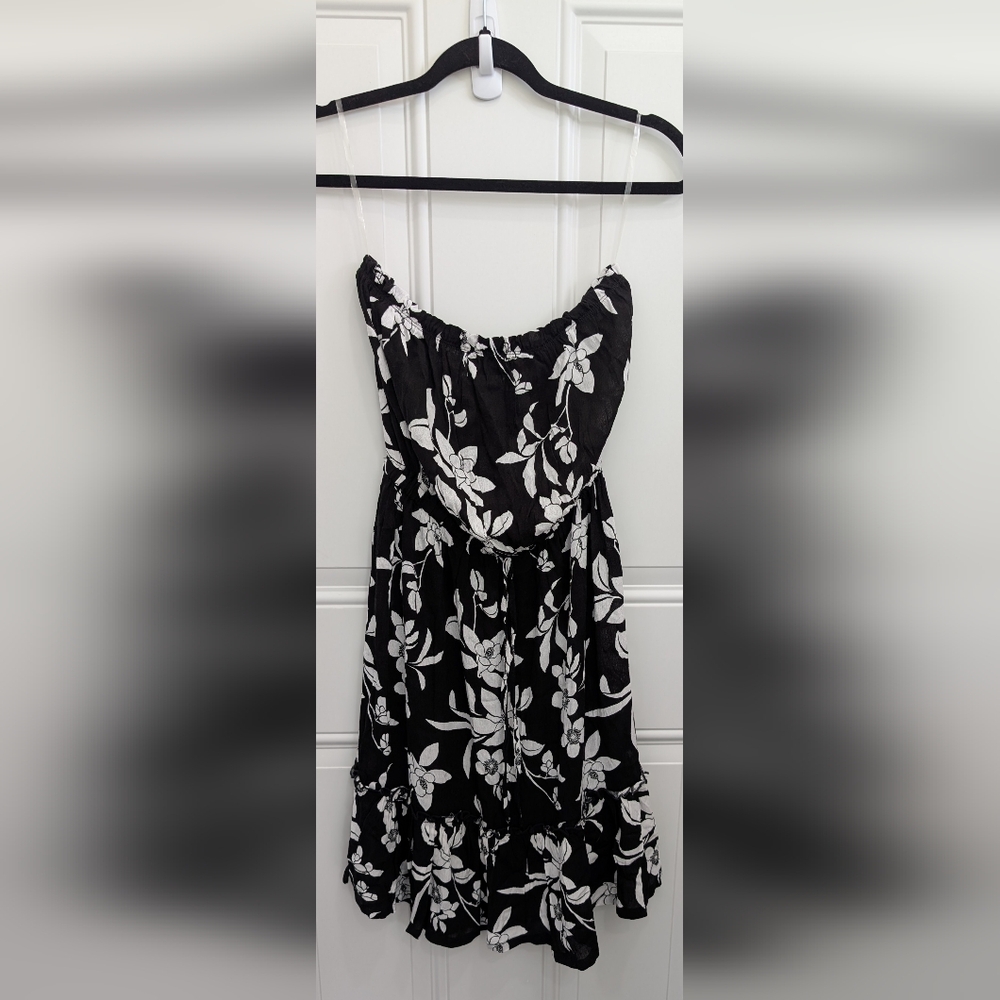 La Vie En Rose Black and White Strapless Pleated Sundress